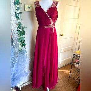 Elegant Red Sleeveless Dress